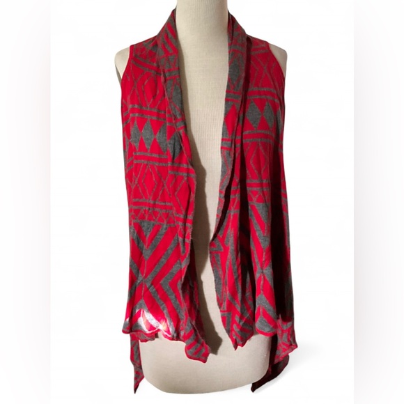 Forever 21 Tops - Forever 21 Red and Gray Geometric Sleeveless Open Cardigan Patterned Vest Size S